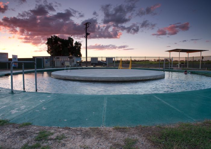 Burren Junction Bore Bath in Walgett, Lightning Ridge Area
