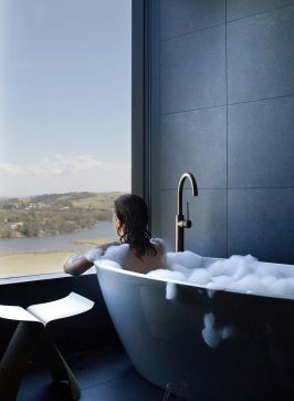 Dovecote bathroom the headland, Kiama - Credit: Kathryn Durham
